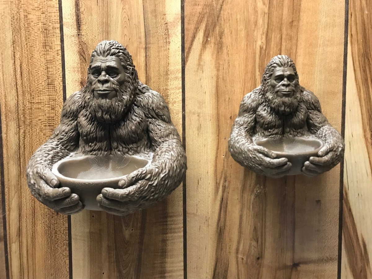 Bigfoot BirdFeeder