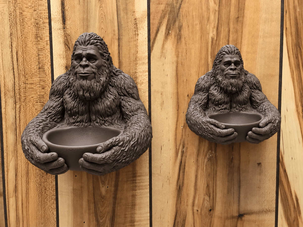 Bigfoot BirdFeeder