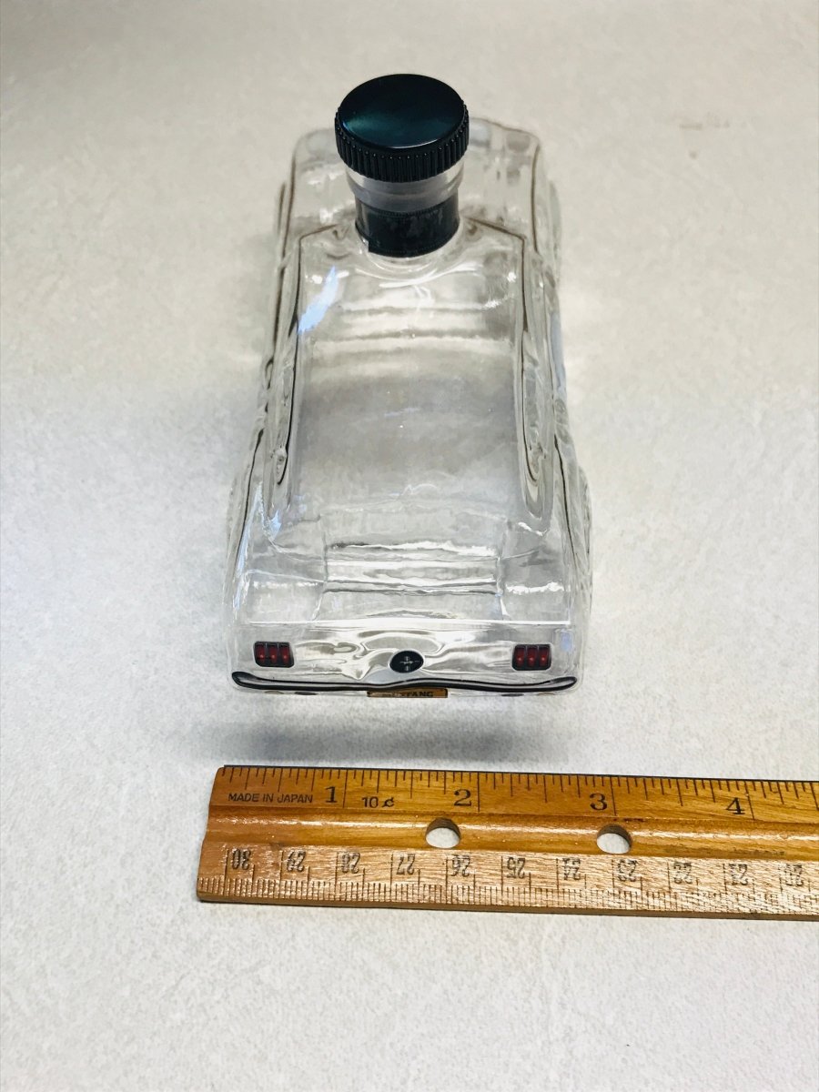 Vintage Muscle Car Glass Decanter – Classic Mustang-Inspired Whiskey Bottle