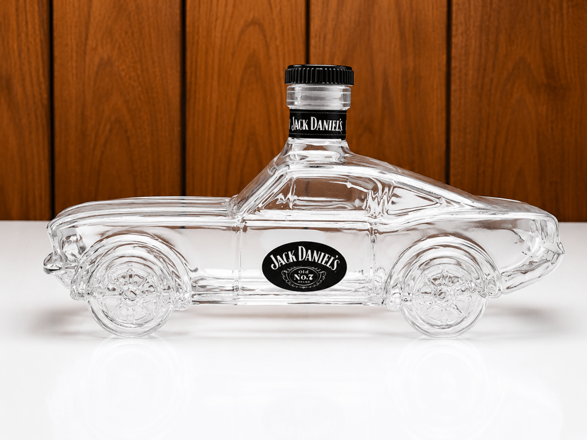 Vintage Muscle Car Glass Decanter – Classic Mustang-Inspired Whiskey Bottle