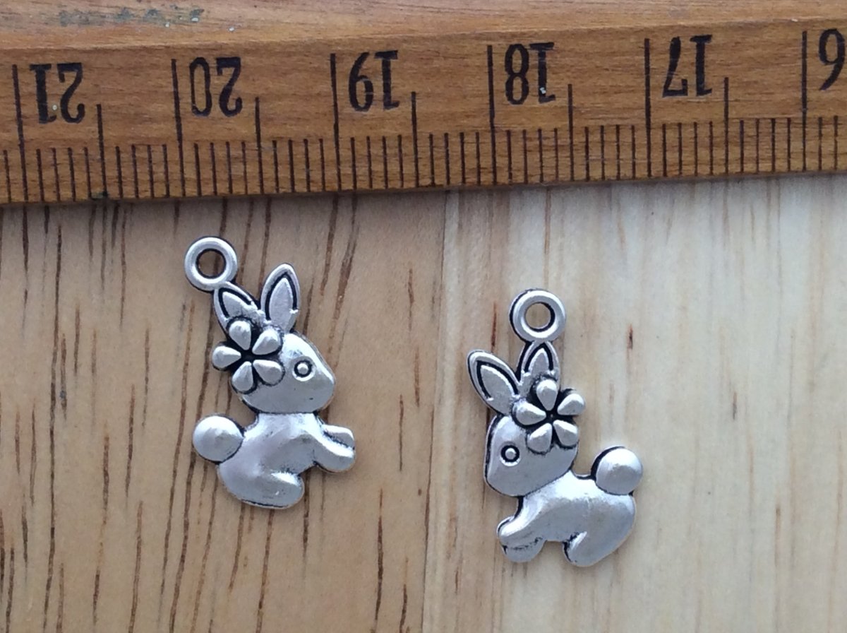 2 rabbit zinc alloy charms