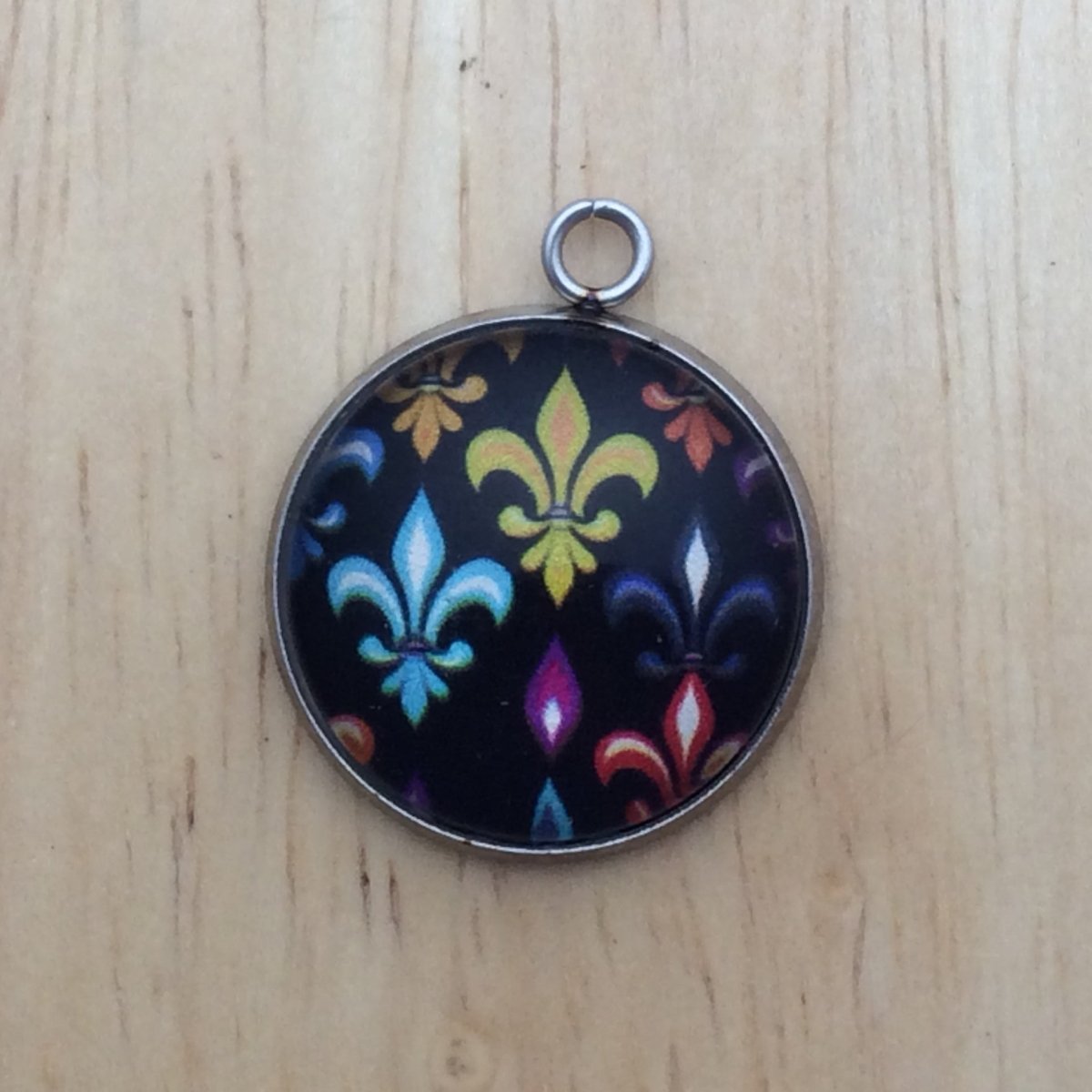 Fleur de lis mardi gras themed glass cabochon charm