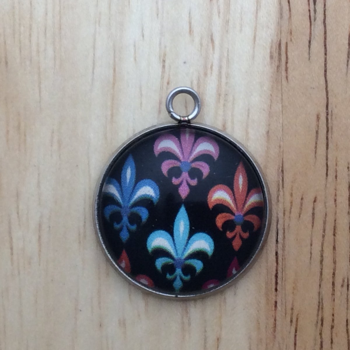 Fleur de lis mardi gras themed glass cabochon charm