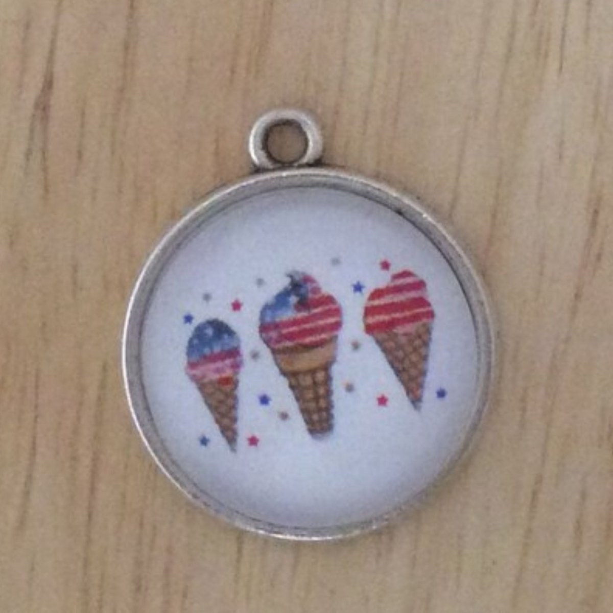 glass cabochon charm with three American flag ice cream cones